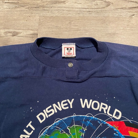 Vintage Walt Disney World Epcot Center 1 Button Crew Neck T-Shirt Men’s Size M - Picture 4 of 6